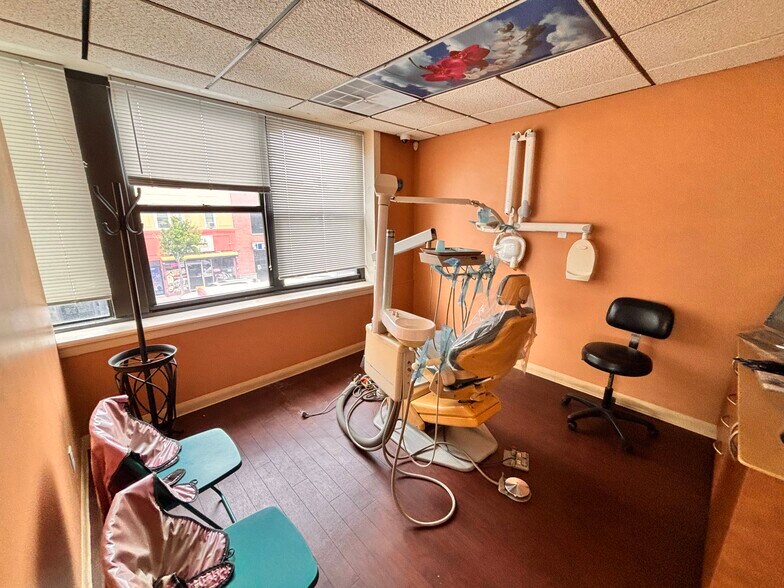 More Photos Of 4900-4902 Bergenline Ave, Union City Storefront Retail Office For Lease