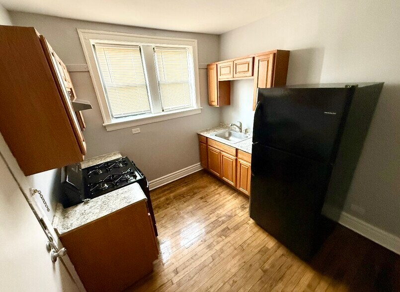 More Photos Of 8000 S Hermitage Ave, Chicago Apartments For Sale