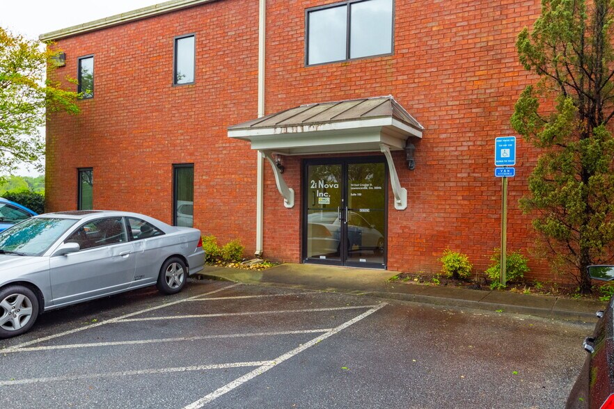 More Photos Of 94 E Crogan St, Lawrenceville Office For Lease