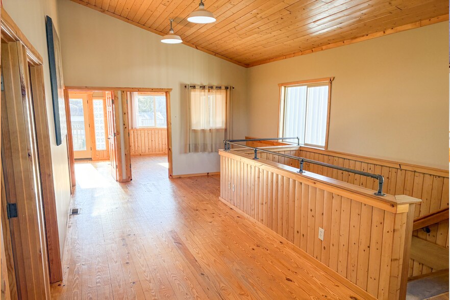 More Photos Of 338 NW 85th St, Seattle Office For Sale