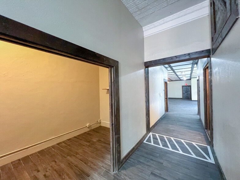 More Photos Of 114 N 5th St, Alpine Storefront For Sale