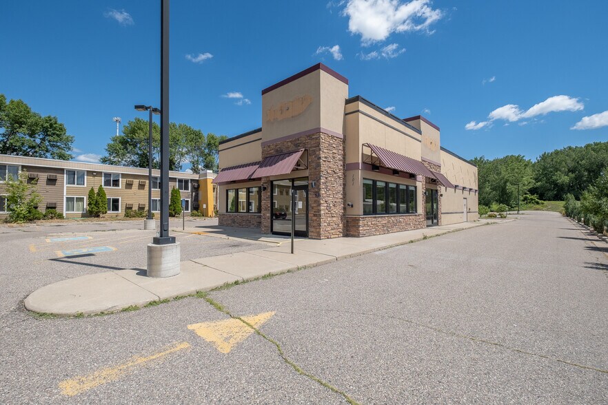 More Photos Of 101 W Lind St, Mankato Fast Food For Lease