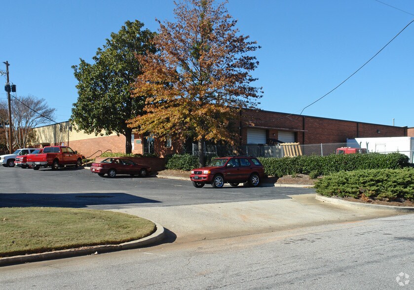 More Photos Of 5520-5522 E Ponce De Leon Ave, Stone Mountain Distribution For Lease