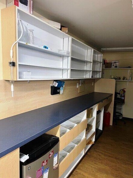 More Photos Of 2009 S 7th St, Hickman General Retail For Sale