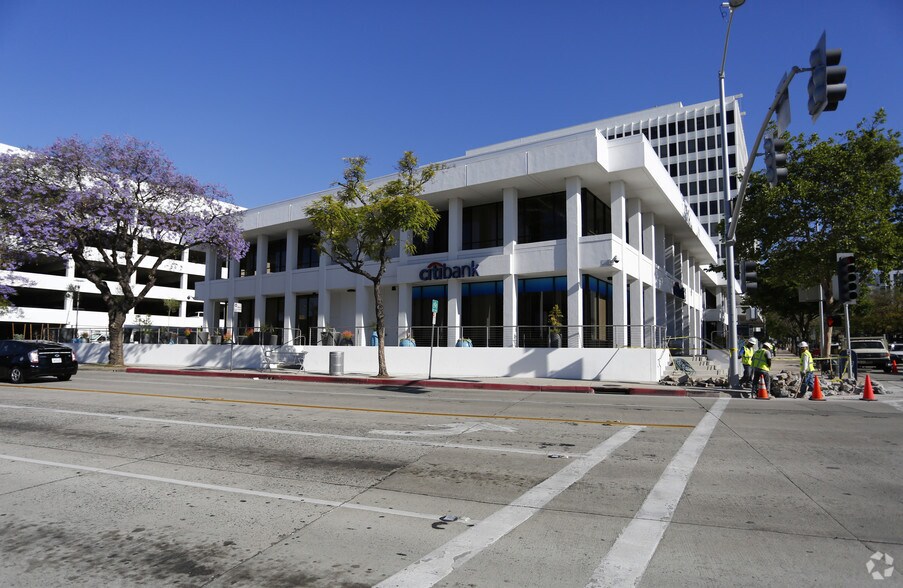 More Photos Of 225 S Lake Ave, Pasadena Unknown For Lease