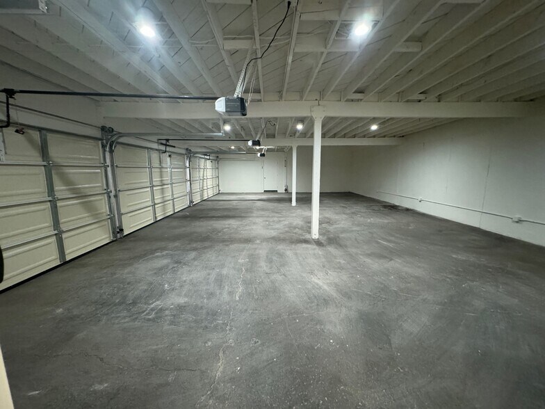 More Photos Of 1922 W Rosecrans Ave, Gardena Manufacturing For Lease