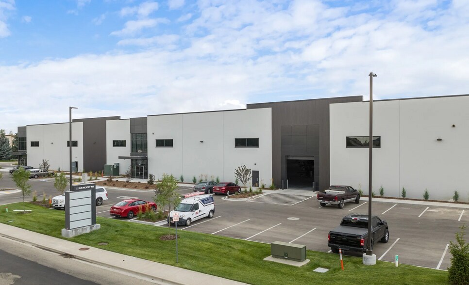 More Photos Of 1135 N Hickory Ave, Meridian Warehouse For Sale