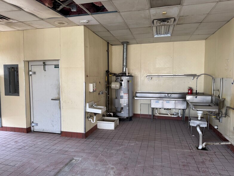 More Photos Of 821-901 Mountain Ave, Berthoud Freestanding For Lease