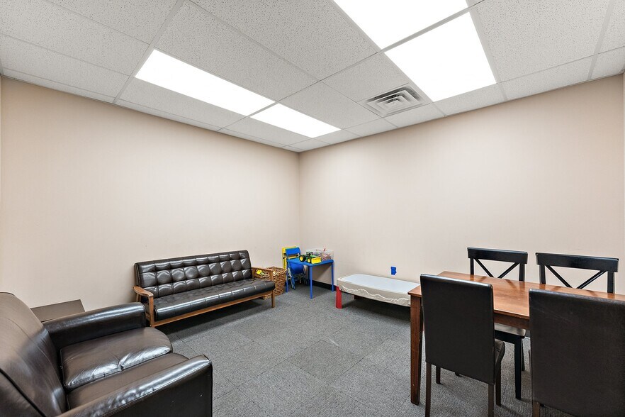 More Photos Of 7025 Indianapolis Blvd, Hammond Office For Sale