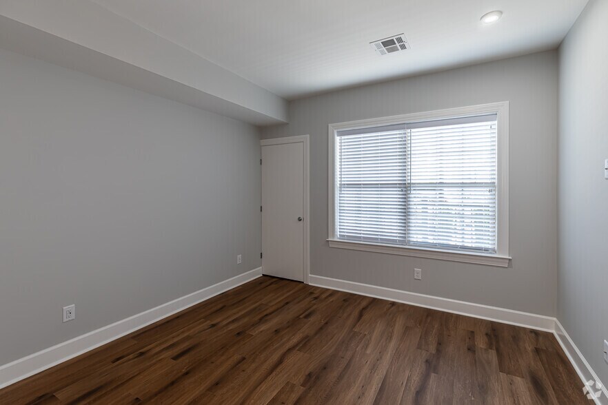 More Photos Of 800 Federal Rd, Brookfield Apartments For Lease