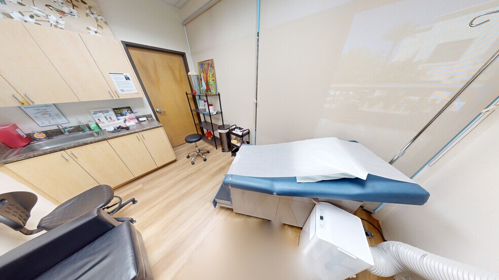 More Photos Of 3039 W Horizon Ridge Pky, Henderson Office For Lease