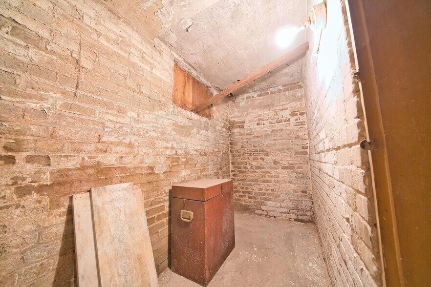 More Photos Of 1989 W Grand Blvd, Detroit Office Residential For Sale