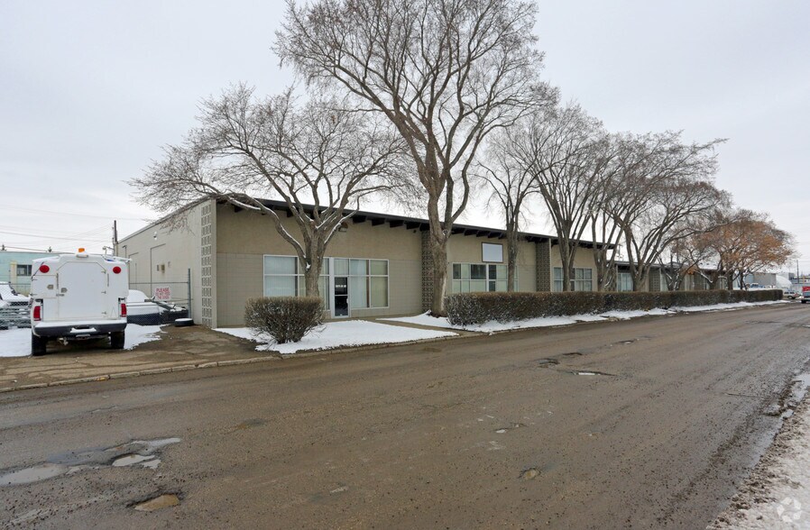 More Photos Of 10352-10374 58 Av NW, Edmonton Flex For Lease