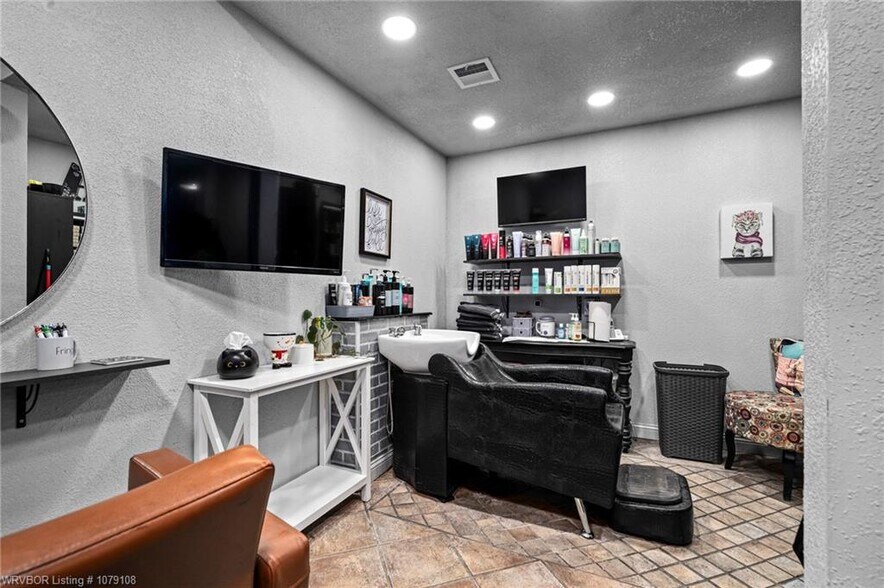 More Photos Of 6710 Dallas St, Fort Smith General Retail For Sale