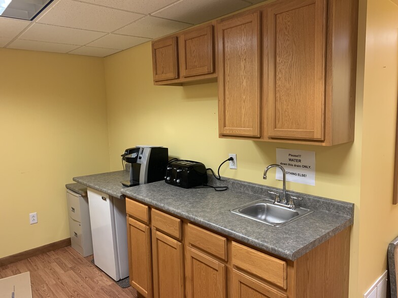 More Photos Of 217 Pearl St, Essex Junction Freestanding For Sale