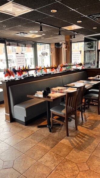 More Photos Of 1 W Main St, Bay Shore Storefront Retail Residential For Lease