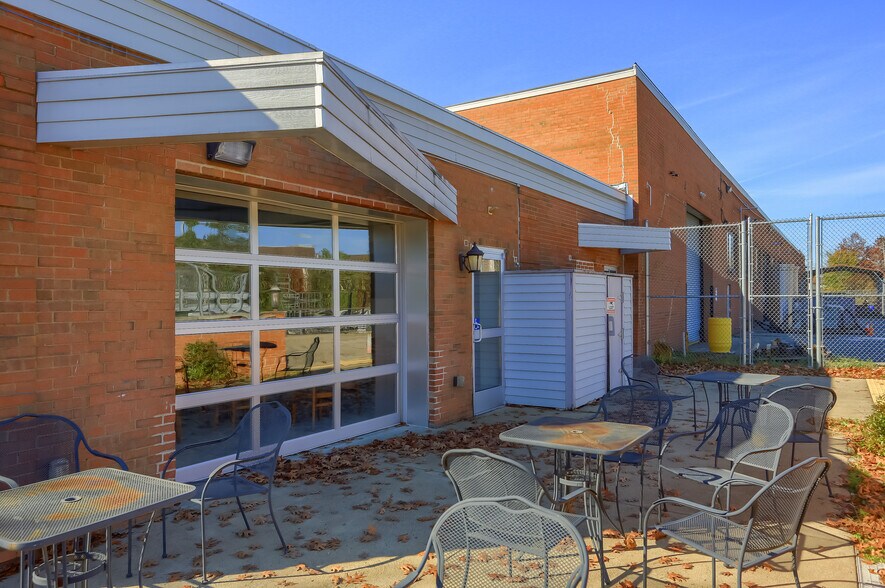 More Photos Of 150 Gamma Dr, Pittsburgh Light Manufacturing For Sale