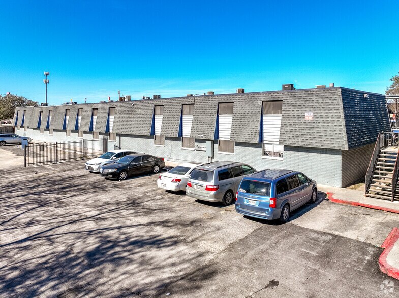 More Photos Of 4848 Goldfield, San Antonio Apartments For Sale