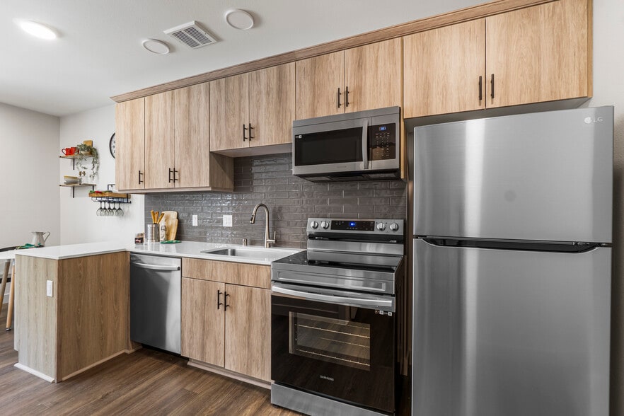 More Photos Of 1559 N Santa Fe Ave, Vista Apartments For Sale