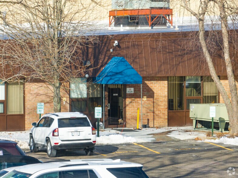 More Photos Of 1852 Old Country Rd, Riverhead Manufacturing For Sale