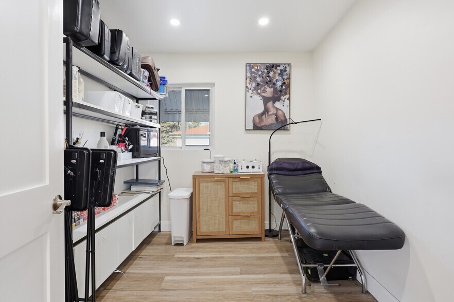 More Photos Of 25 Sheridan Blvd, Lakewood Freestanding For Sale