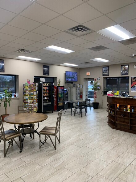 More Photos Of 5600 New Wilke Rd, Rolling Meadows Carwash For Sale