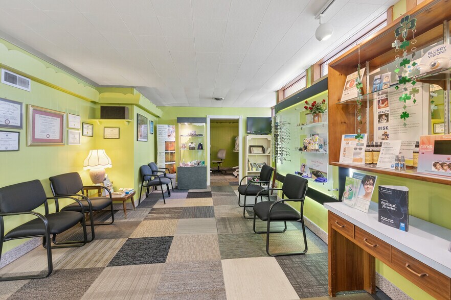 More Photos Of 105 N Main St, North Syracuse Medical For Sale