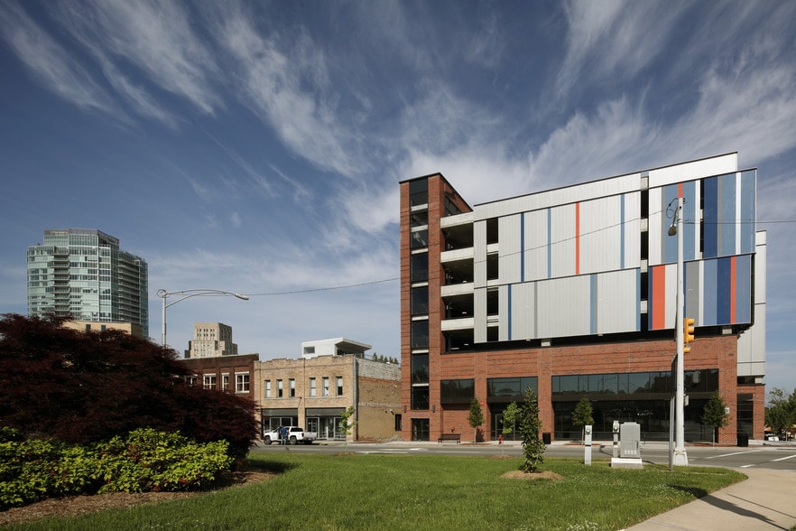 More Photos Of 105 W Morgan St, Durham Storefront Retail Office For Lease