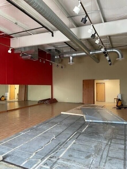 More Photos Of 3052 Samike Dr, Medford Freestanding For Lease