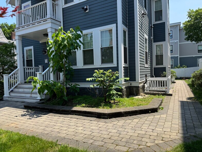 More Photos Of 11-13 Pierce st, Boston Apartments For Sale
