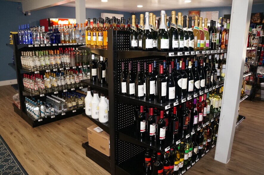 More Photos Of 33922 US Highway 280, Childersburg General Retail For Sale