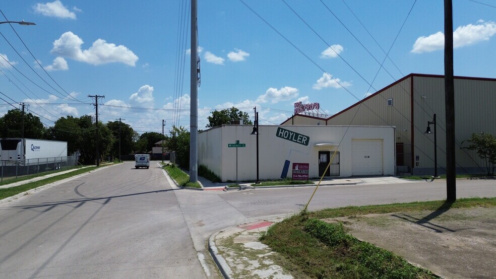 More Photos Of 301 Missouri Ave, Fort Worth Warehouse For Sale