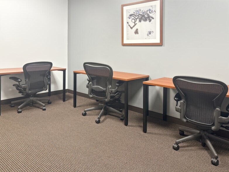 More Photos Of 1600 Golf Rd, Rolling Meadows Coworking Space