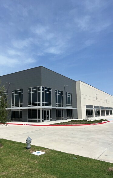 More Photos Of 5757 N Beach St, Fort Worth Industrial For Sale