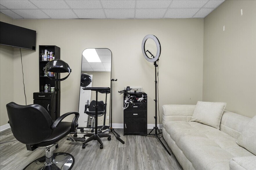 More Photos Of 2001 Route 17M, Goshen Medical For Lease