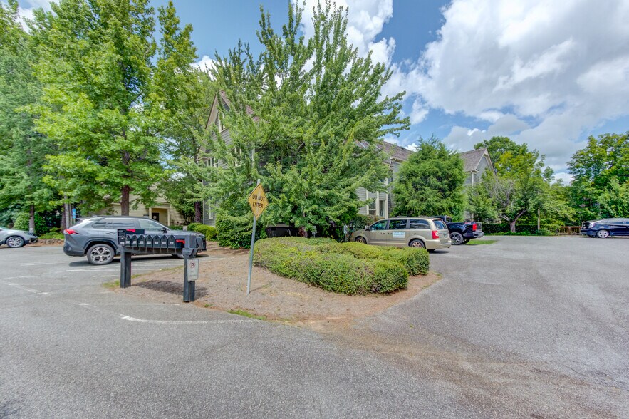 More Photos Of 5920 Odell St, Cumming Office For Sale