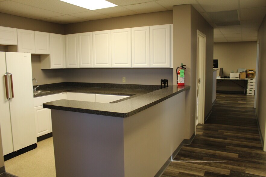 More Photos Of 3701 N St. Peters Pky, Saint Peters Office For Sale