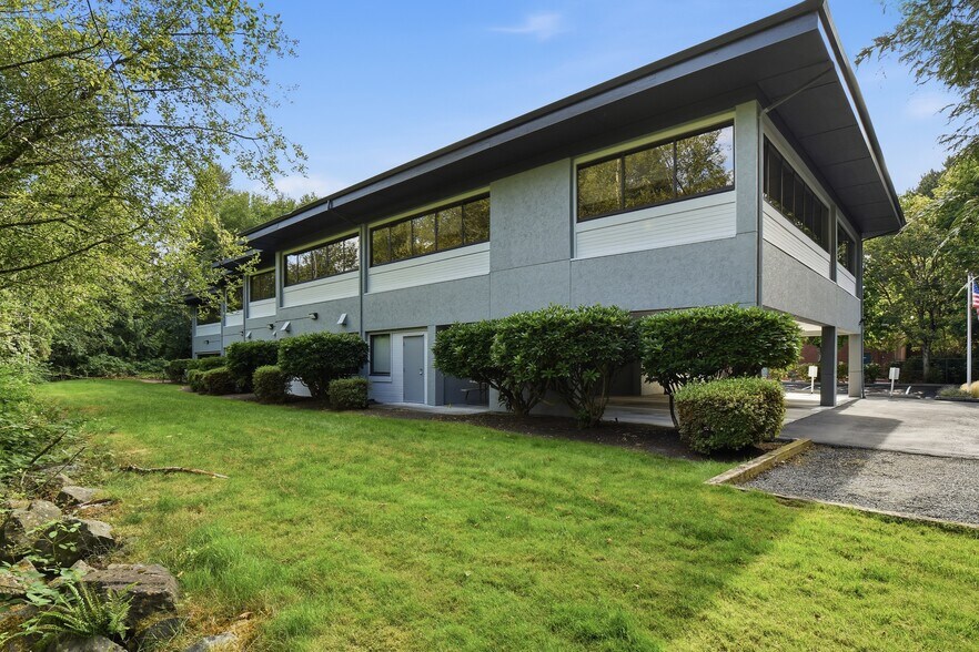 More Photos Of 640 NW Gilman Blvd, Issaquah Office For Sale