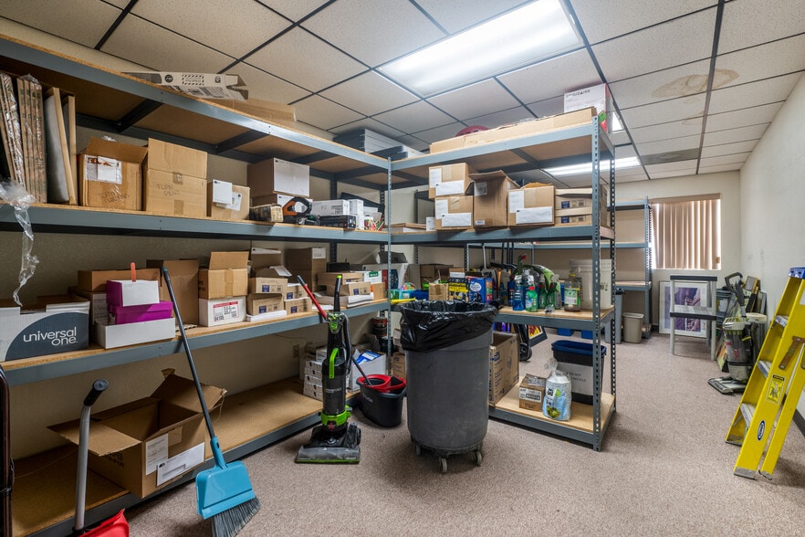 More Photos Of 760 S Stapley Dr, Mesa Office For Sale