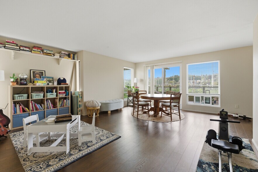 More Photos Of 2820 15th W, Seattle Apartments For Sale