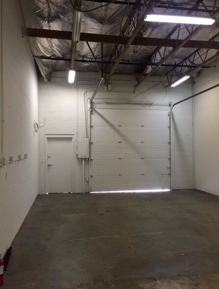 More Photos Of 3101 W Thomas Rd, Phoenix Service For Lease