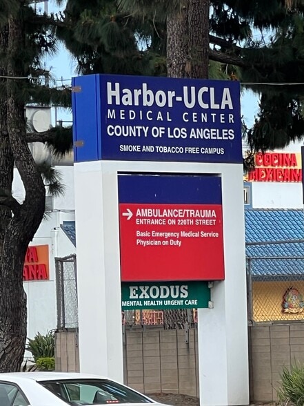 More Photos Of 923 W Carson St, Torrance Medical For Sale