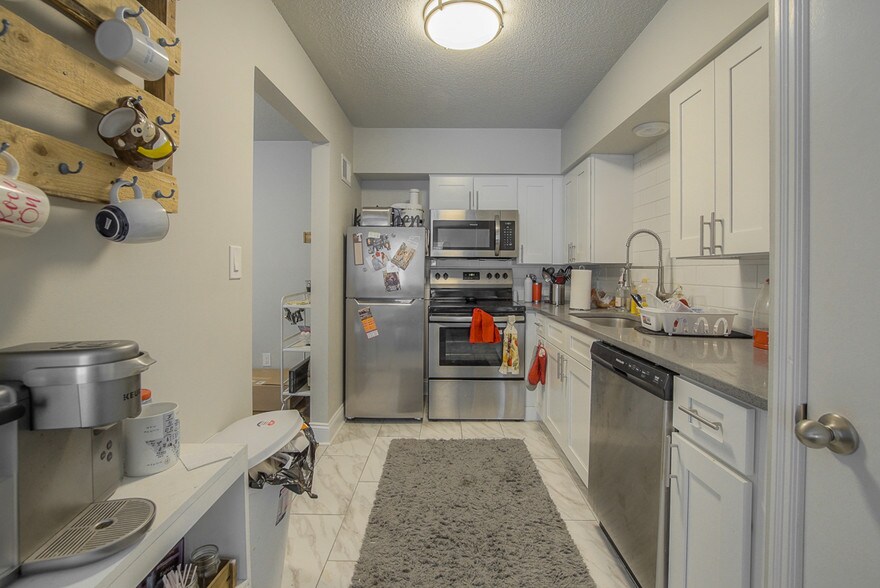 More Photos Of 7504 Wyoming St, Kansas City Apartments For Sale