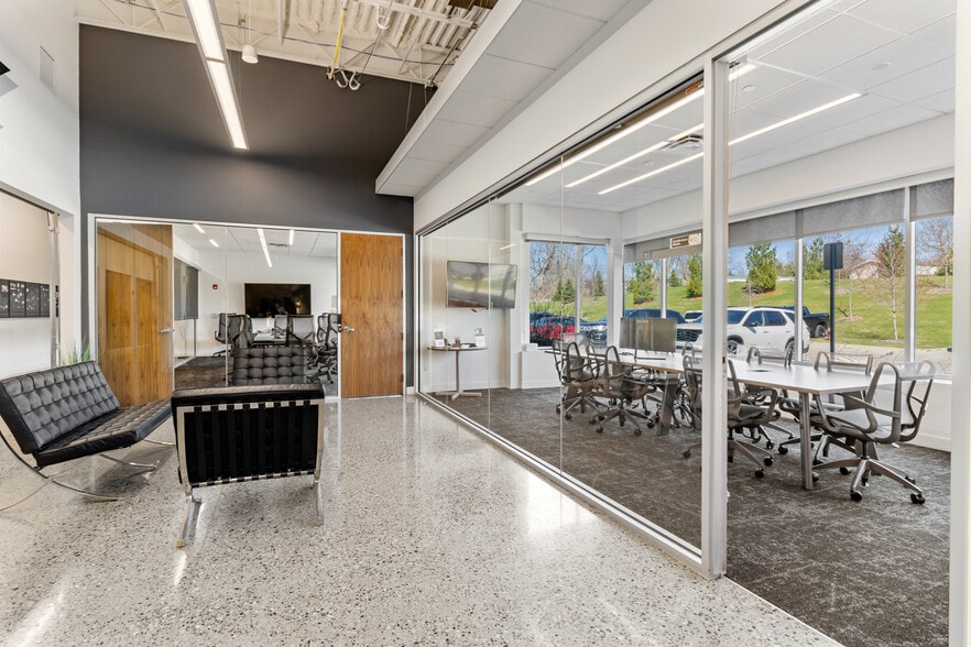 More Photos Of 40000 Grand River Ave, Novi Unknown For Lease