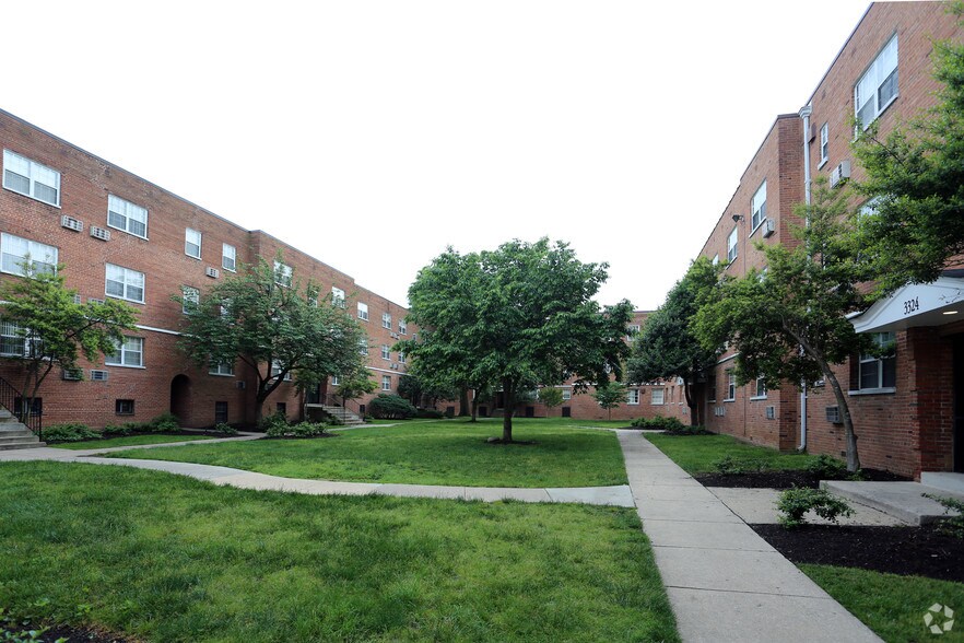 More Photos Of 3301 Chillum Rd, Mount Rainier Apartments For Sale