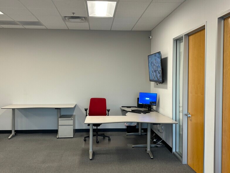 More Photos Of 6425 S Jones Blvd, Las Vegas Distribution For Lease