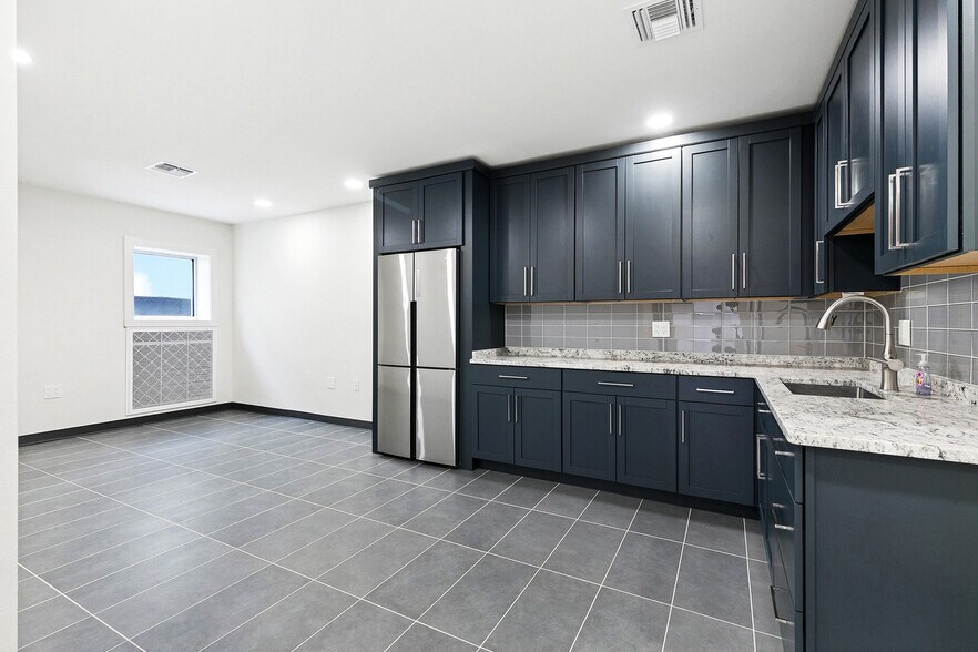 More Photos Of 8411 Parc Pl, Chalmette Office For Sale