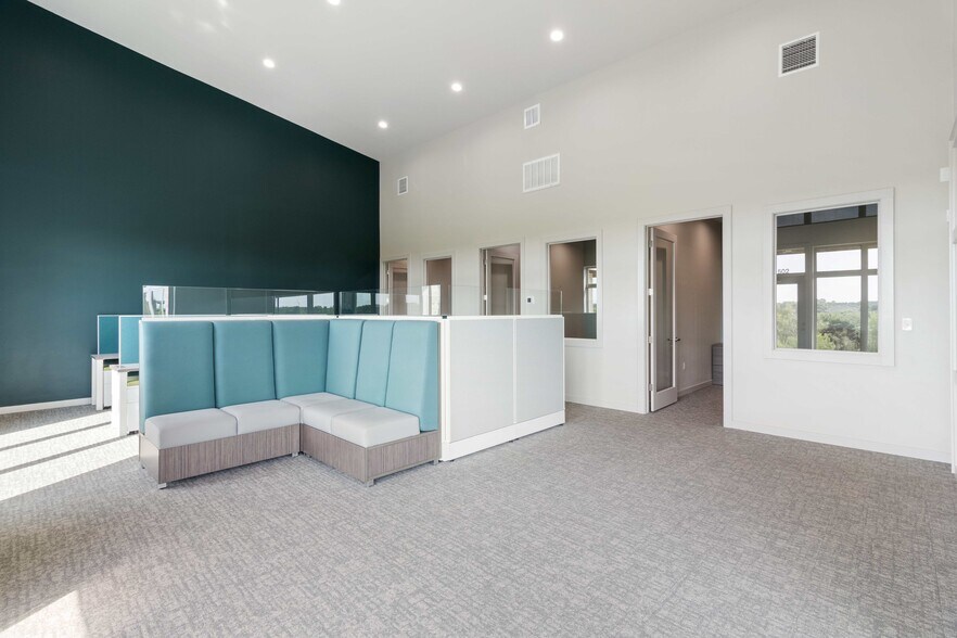 More Photos Of 4438 Highway 6 S, College Station Office For Sale