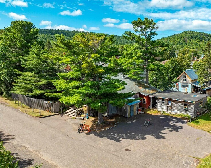 More Photos Of 242 1st St, Copper Harbor Storefront Retail Residential For Sale