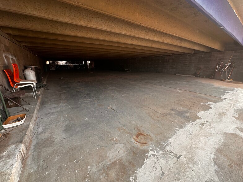 More Photos Of 2401 Alameda Ave, El Paso Showroom For Lease